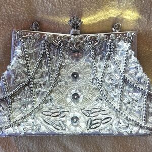 Elegant Silver Beaded Clutch